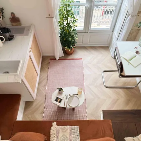 Apartment Beautiful Close Place De La Comedie In Center